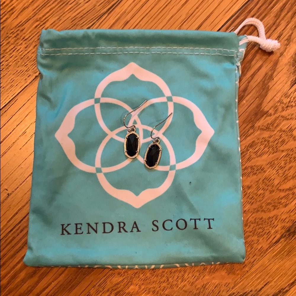Kendra Scott Lee earring with black stone